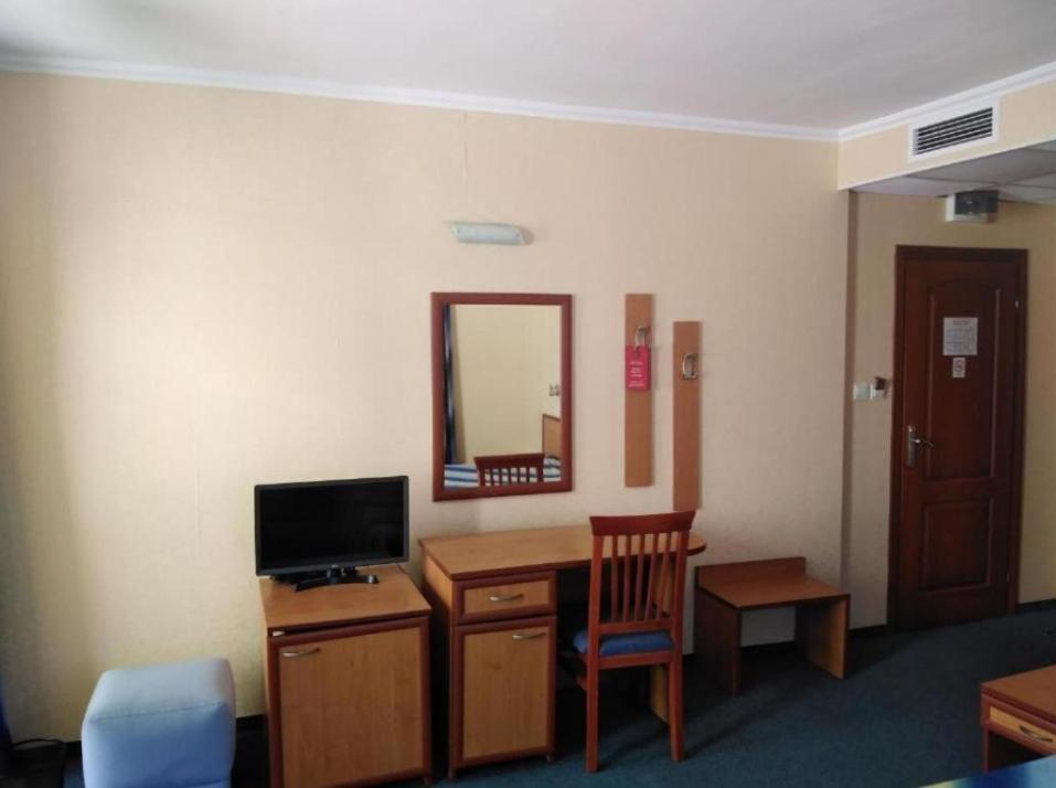кантилена 3* Νεσέμπαρ